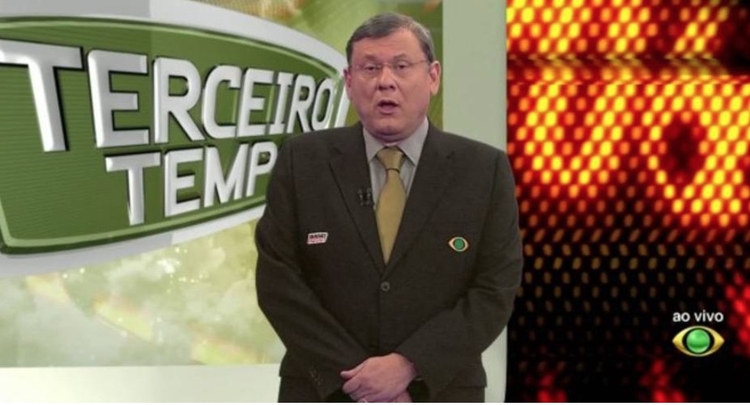 Milton Neves, jornalista esportivo da Band, chora ao comentar a morte de Pelé Foto: Reprodução/Band