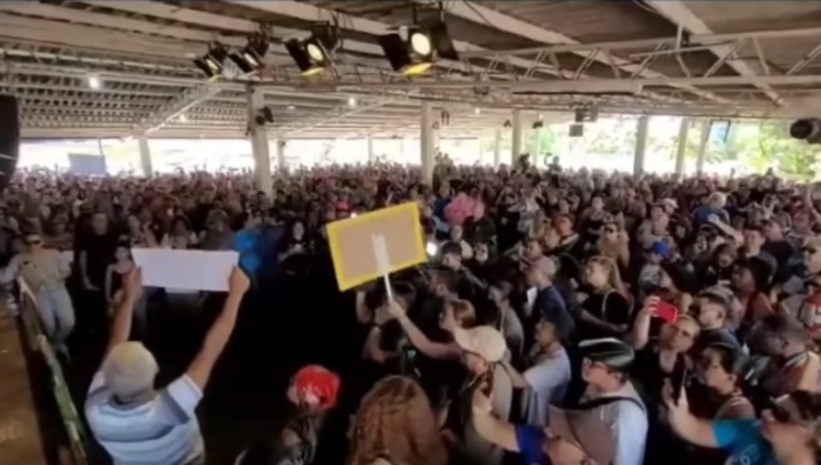 Nova assembleia foi realizada neste terça no Clube Municipal Foto: Reprodução