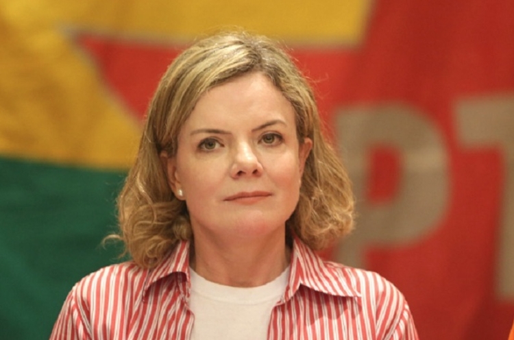 Gleisi Hoffmann informou que governo se mobiliza para aprovar redução da jornada de trabalho - Foto: Paulo Pinto/PT 