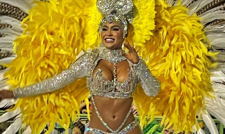 Rainha de bateria Maylin Menezes - Foto: Jander Robson / Portal do Holanda