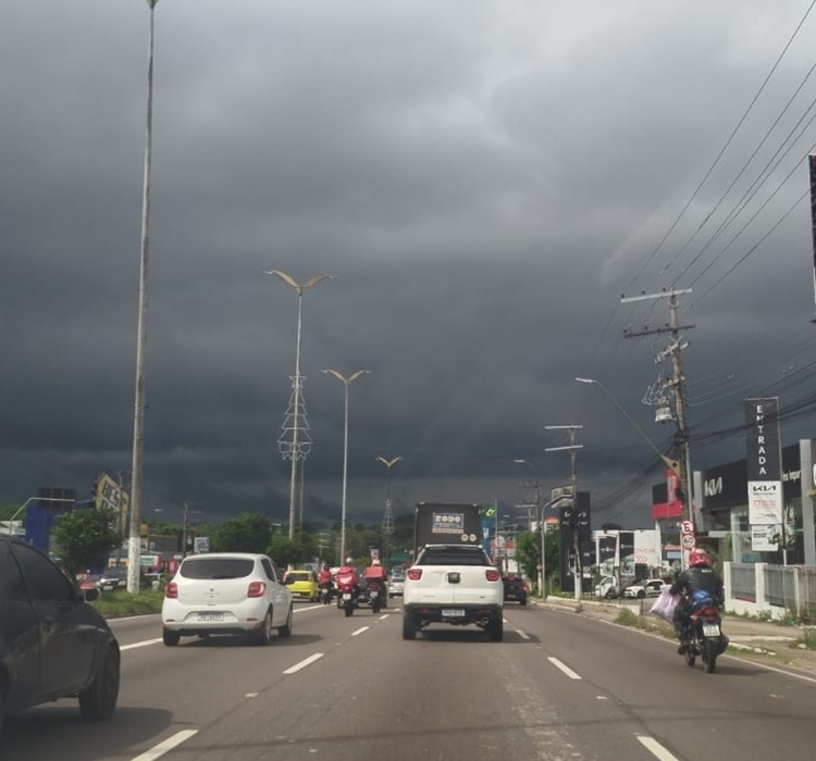 Tempo fechado em Manaus- Foto: Thaís Menezes/Portal do Holanda