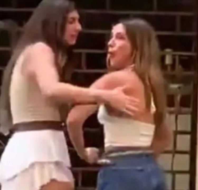 Agostina ainda imitou um macaco durante os xingamentos - Foto: Divulgação 