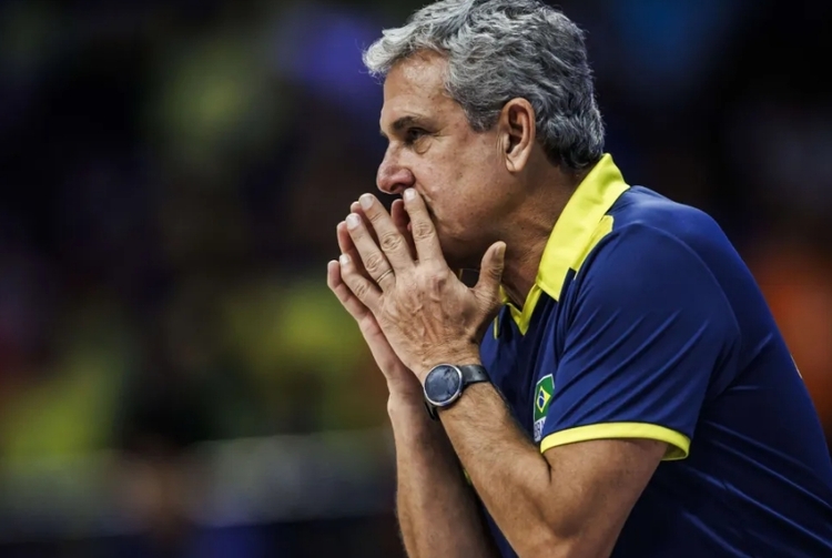 José Roberto Guimarães, técnico da Seleção Brasileira feminina de vôlei. Divulgação/ FIVB