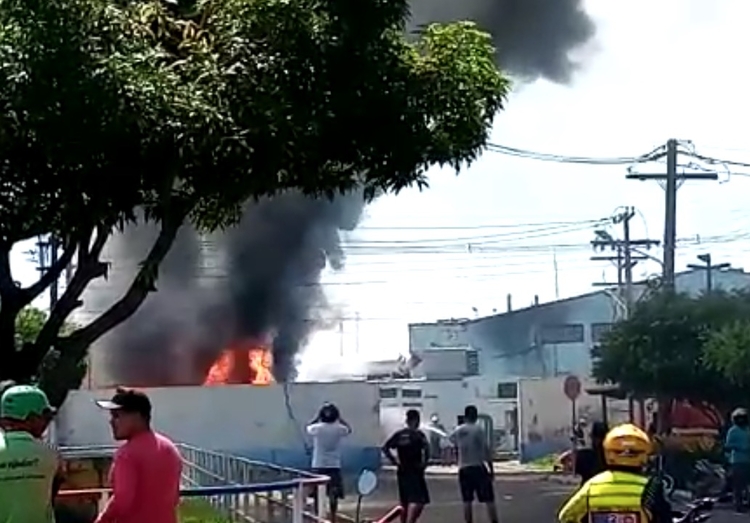 Incêndio destruiu grupo gerador. Foto: Reprodução