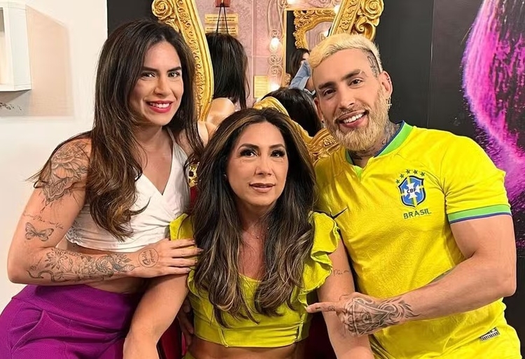 Djidja ao lado da mãe e o irmão Cleusimar e Ademar Cardoso / Foto: Reprodução / Instagram