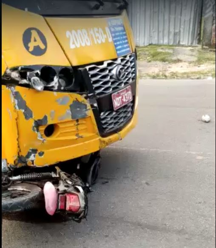 Moto foi arrastada e vítima ficou para trás gravemente ferida - Foto: Divulgação