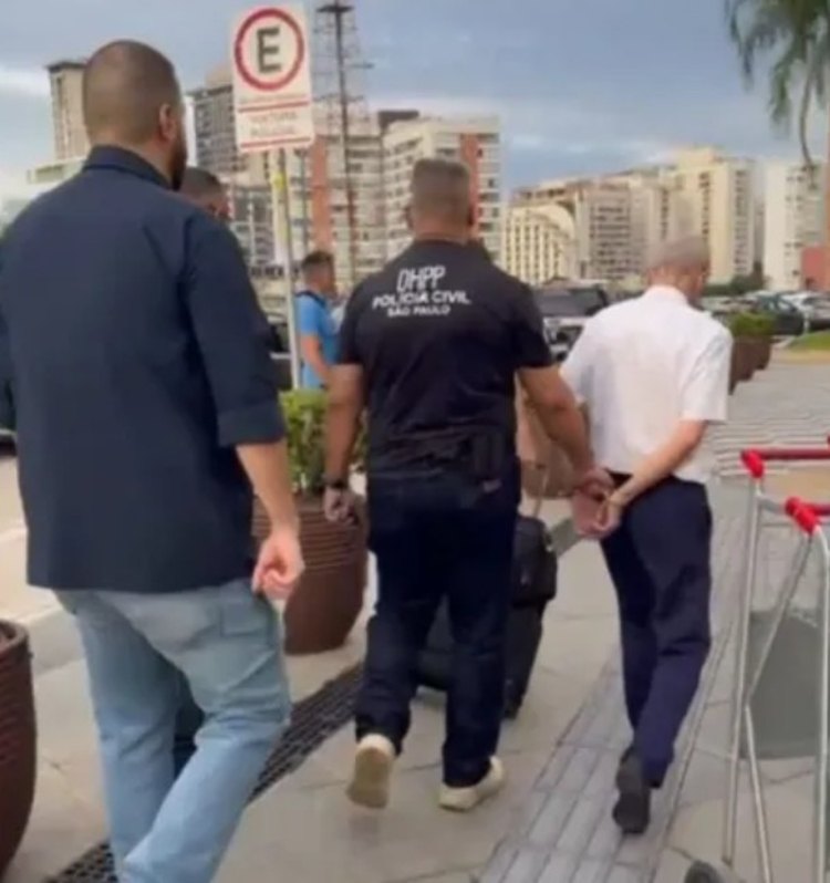 Piloto é preso - Foto: Reprodução