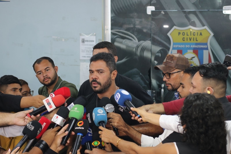 Delegado Marcelo Martins em coletiva - Foto: Jander Robson/Portal do Holanda