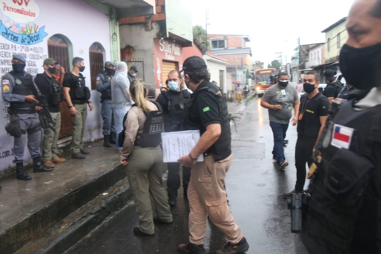 Polícia está no Ouro Verde - Foto:Jander Robsom/ Portal do Holanda