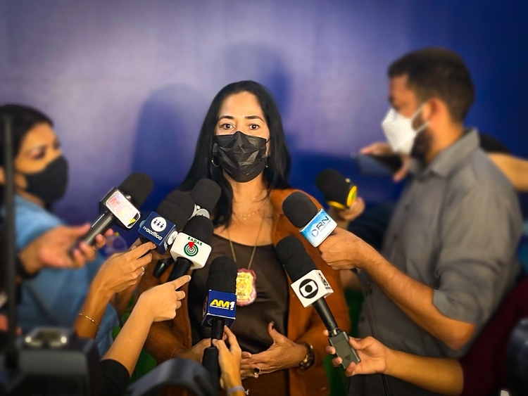 Delegada Joyce Coelho em coletiva - Foto: Lyandra Peres/PC-AM