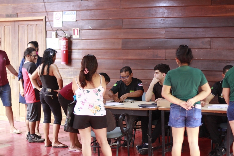 Ribeirinhos recebem documento - Foto: Divulgação 