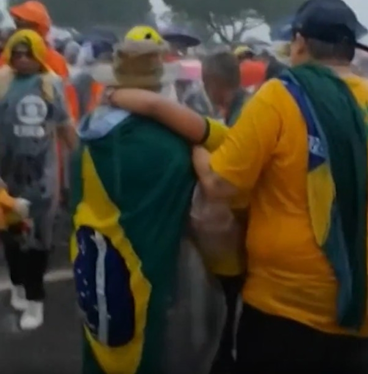 Quase 50 foram conduzidas ao hospital - Foto: Reprodução