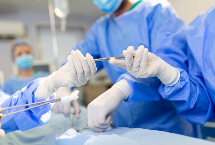 O que era para ser uma cirurgia, virou três - Foto: Freepik Ilustrativa