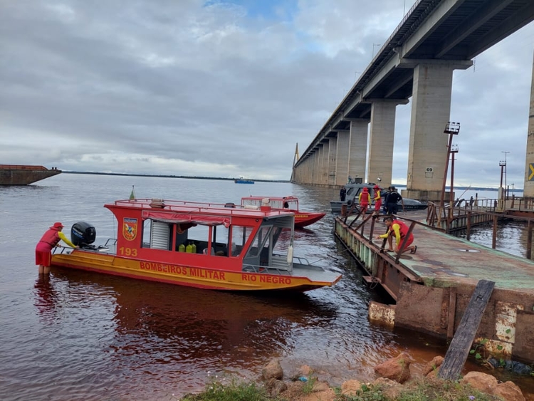 Buscas se estendem da ponte Rio Negro ao Puraquequara - Foto: Divulgação