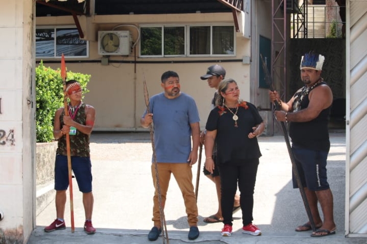 Líderes guardam a entrada do órgão - Foto: Jander Robson/Portal do Holanda