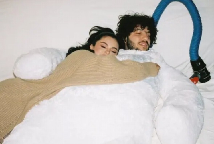 Selena Gomez e seu novo namorado, Benny Blanco - Foto: Reprodução/Twitter