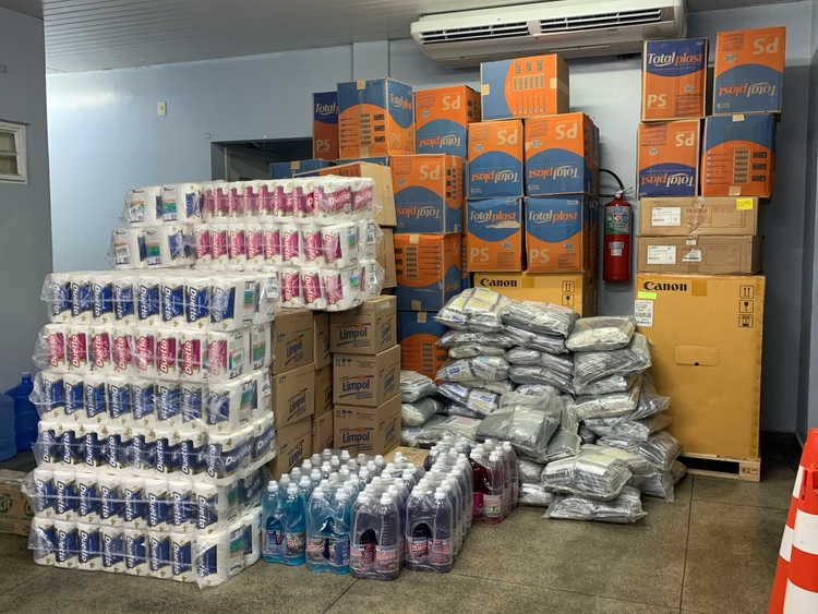 Material apreendido / Foto: Caio Guarlotte / Portal do Holanda