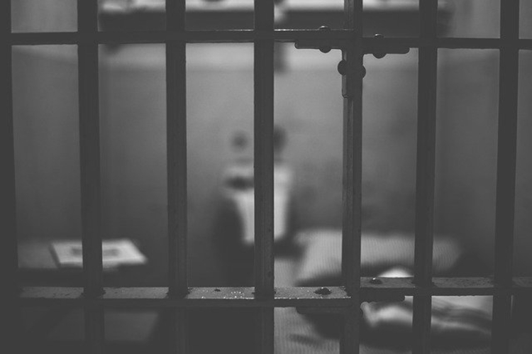 Suspeito passou 24 horas na cadeia (Foto: Pixabay)
