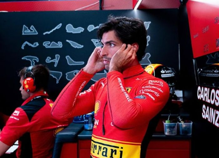 Sainz volta a ser o mais rápido e lidera 3º treino livre do GP de