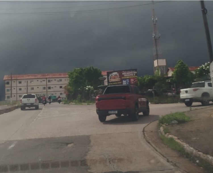 Céu já está nublado em grande parte da cidade - Foto: Thaís Menezes/Portal do Holanda