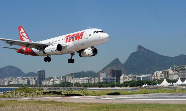 Avião da Tam durante pouso no Rio de Janeiro. Foto: Divulgação/ EBC