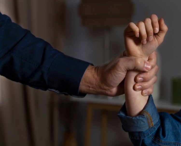 Ele havia saído da cadeia há pouco tempo - Foto: Freepik Ilustrativa