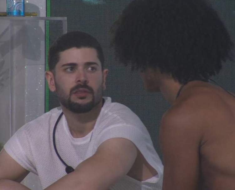 Marcelo desabafa para Breno - Foto: Reprodução TV Globo