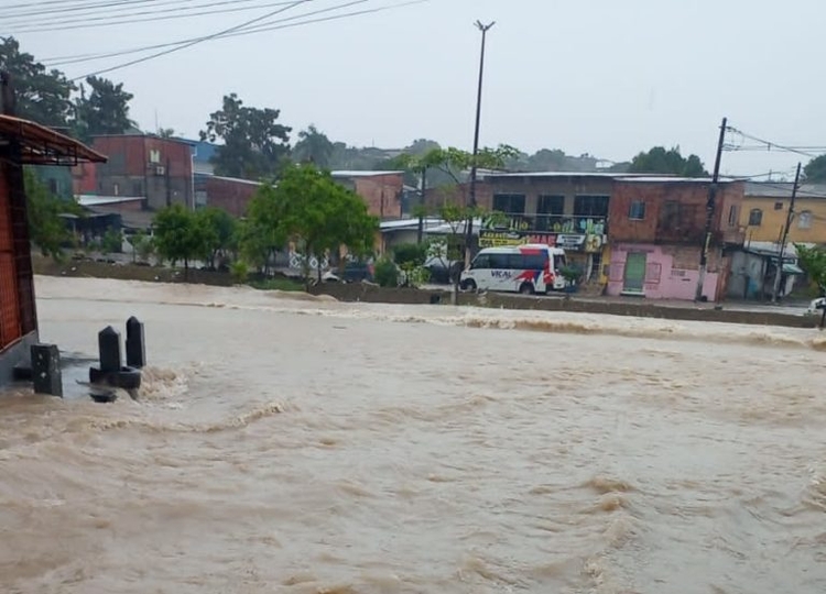 Avenida Manaus 2000, no bairro Japiim. - Foto: Reprodução Facebook