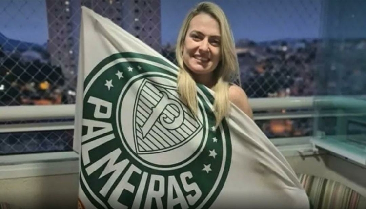 Érica Fernandes, torcedora palmeirense que foi morta pelo marido corinthiano Leonardo Souza Ceschini — Foto: Arquivo pessoal 