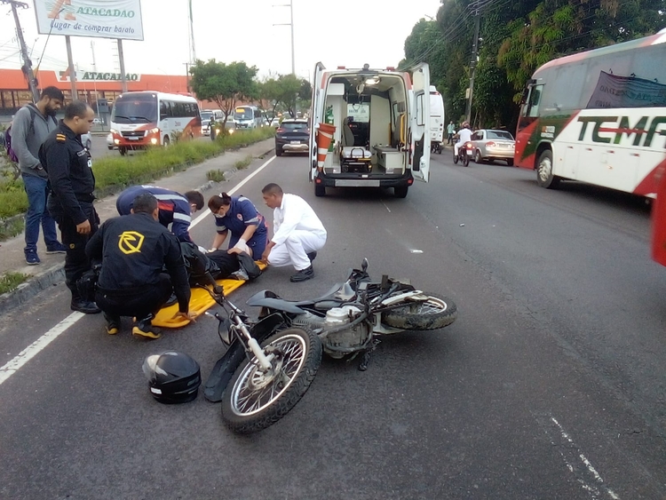 Motociclistas colidiram no local - Foto: Divulgação IMMU