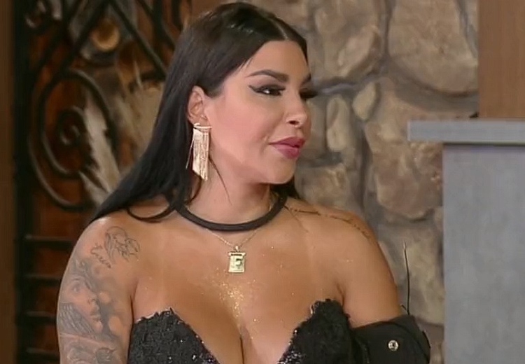 Jenny Miranda pós eliminação de A Fazenda - Foto: Reprodução/RecordTV