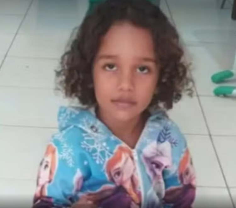 Sara Raabe estava brincando com o irmão quando sumiu - Foto: Reprodução/Redes sociais