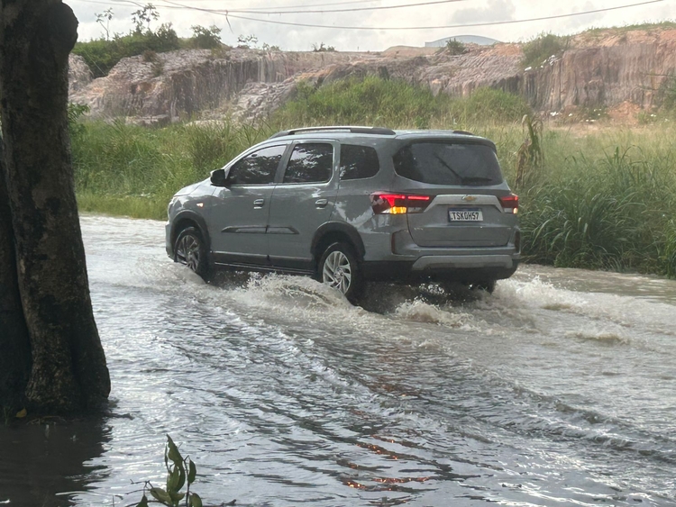 Rua alagada - Foto: Jander Robson/Portal do Holanda