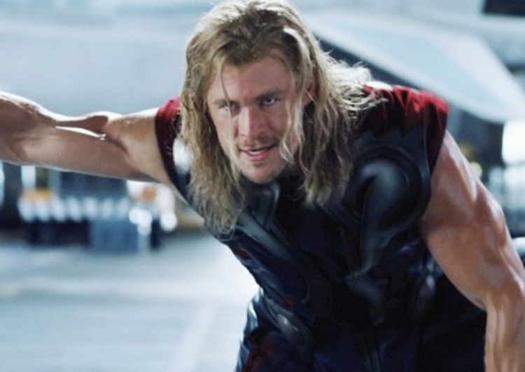 Chris Hemsworth compartilha fotos de sua filha em Thor