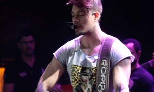 Lucas Lucco sensualiza com fã que invadiu o palco em São Paulo