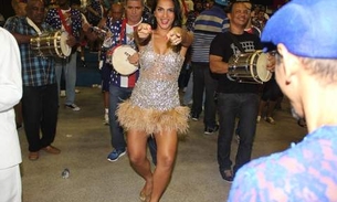 Dani Sperle vai a Samba na Uniao da Ilha RJ
