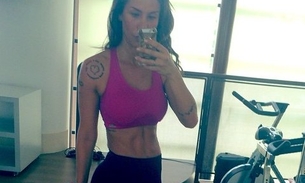  Ex-Panicat aparece magérrima e fã questiona 