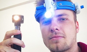 ‘Pediatra gato do SUS’ encanta mulherada e faz sucesso na internet