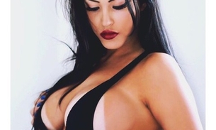  Miss Bumbum sósia de Megan Fox deixa internautas na imaginação