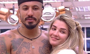 BBB 15: Aline e Fernando voltam a sujar cama após pegação 