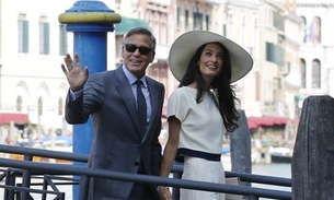 Após festança, George Clooney se casa no civil com Amal Alamuddin