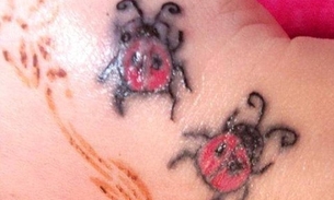  Mulher queria apenas uma joaninha tatuada na mão mas saiu com desenho maligno 