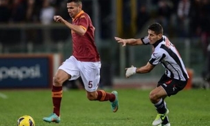 Com seis brasileiros em campo, Roma empata com Udinese no Italiano