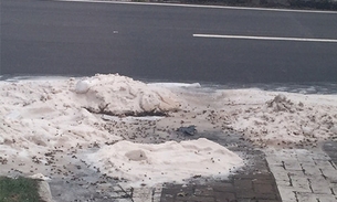 Açúcar continua espalhado da Efigênio Sales