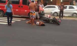 Motoqueiro atropela menina que atravessava a Cosme Ferreira