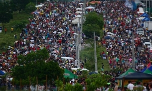 Banda do Galo fecha avenida em Manaus. Veja fotos