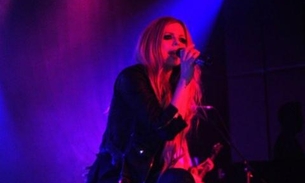 Avril Lavigne desiste de show em Hiroshima