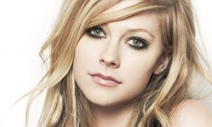 Veja os bastidores do clipe de Avril Lavigne