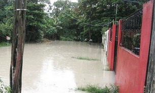 Chuva causa alagações em diversos bairros de Manaus  