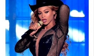 Vídeo de Beyoncé fazendo playback bomba na web